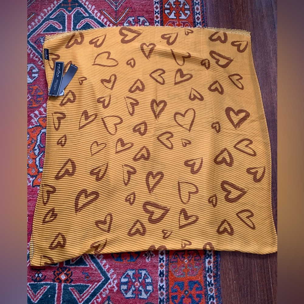 Fraas Yellow Heart Print Scarf